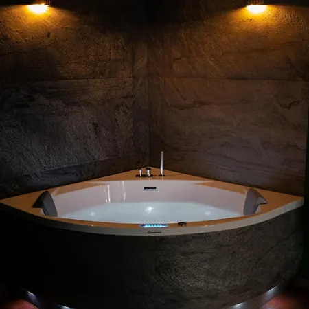 Amazonie De Luxe Avec Balneo Apartamento *